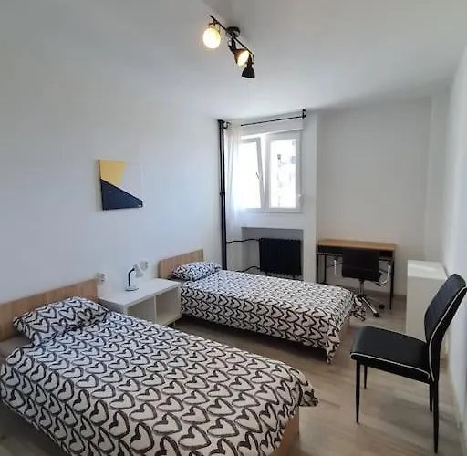 דירה 3-bedroom In Rijeka, Near Center רייקה