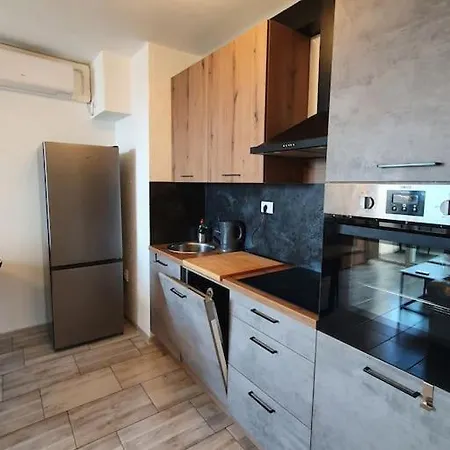 Apartment 3-bedroom In Rijeka, Near Center